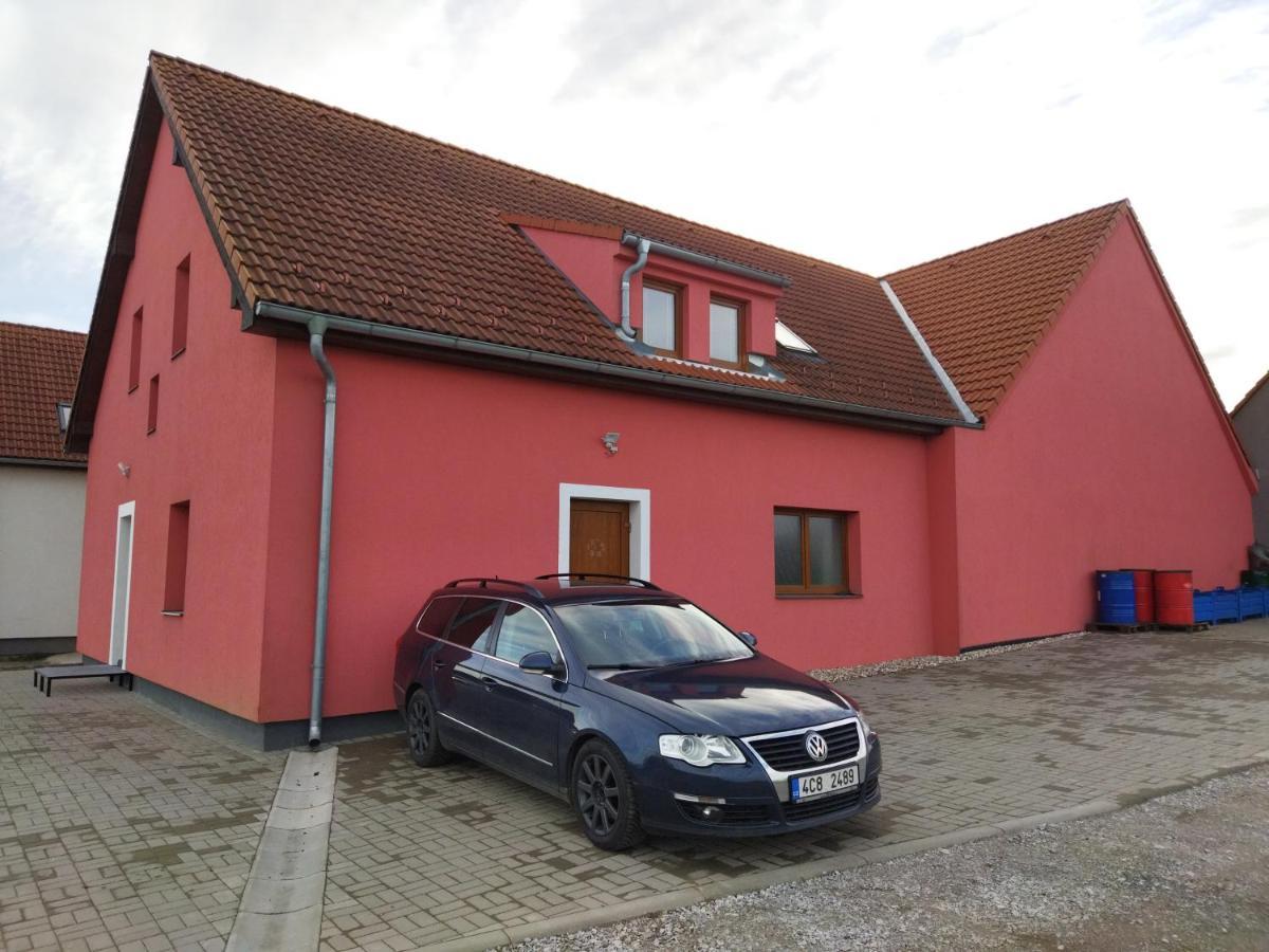 Penzion Janousek Motorsport Cesky Krumlov Prisecna Luaran gambar